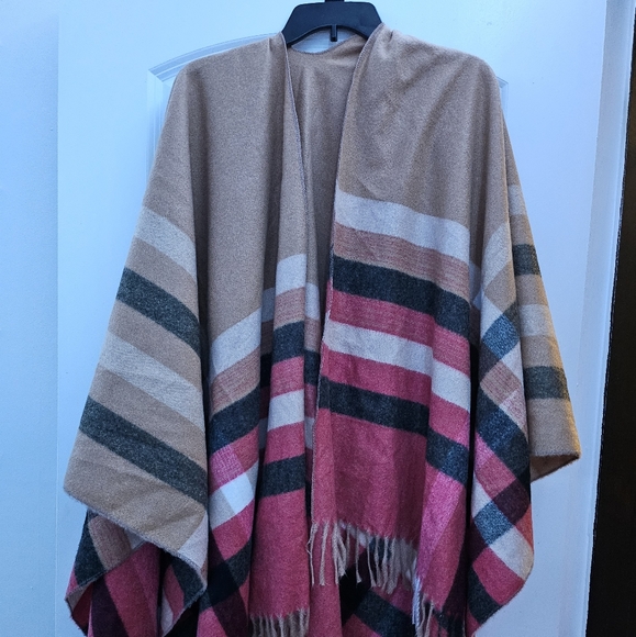 Francesca's Lightweight poncho cardigan - Picture 4 of 4